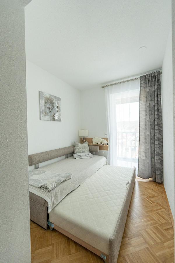 Karoline Apartment *